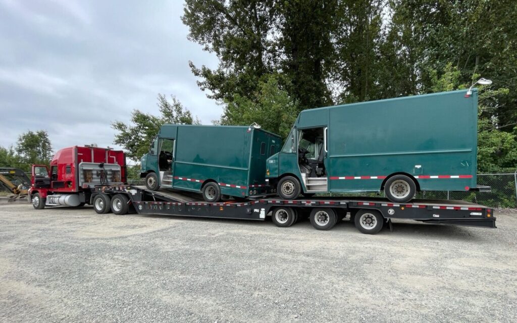 Heavy Haul Transport Food Delivery Truck